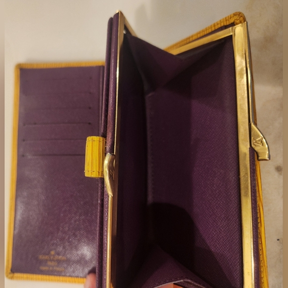 Louis Vuitton EPI Wallet. Gorgeous Color Combo-Striking Yellow And Purple! - Picture 5 of 15